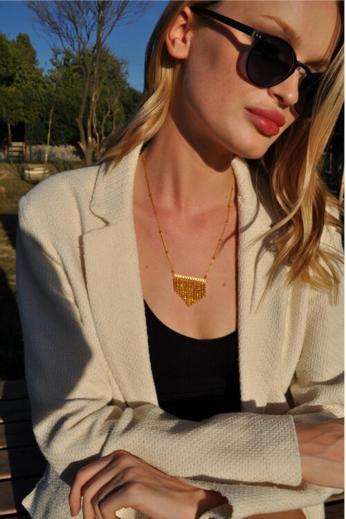 DORİKA PÜSKÜLLÜ KOLYE