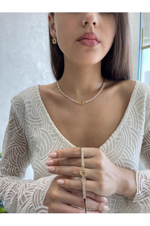 TAŞLI KARE BİLEKLİK