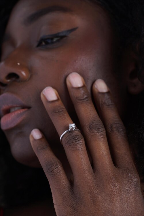 0.30 KARAT PIRLANTA TEKTAŞ YÜZÜK