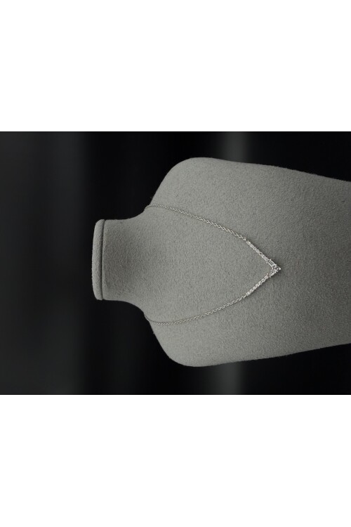 PIRLANTA V BAGET ve YUVARLAK TAŞ ZİNCİRLİ KOLYE