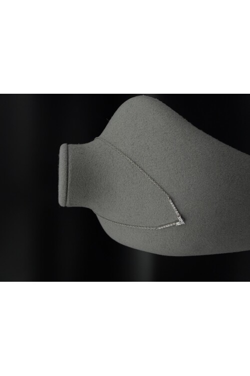 PIRLANTA V BAGET ve YUVARLAK TAŞ ZİNCİRLİ KOLYE