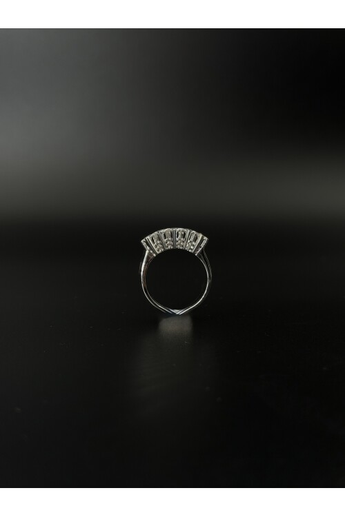 0.53 KARAT PIRLANTA BEŞTAŞ YÜZÜK