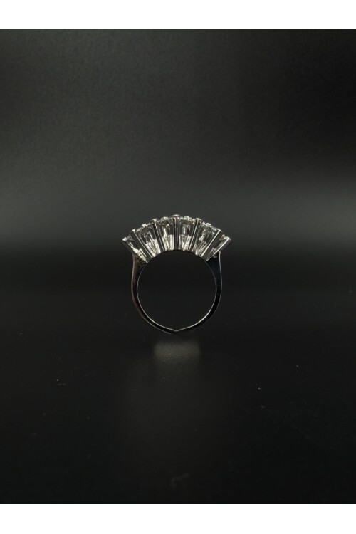 1.25 KARAT PIRLANTA BEŞTAŞ YÜZÜK