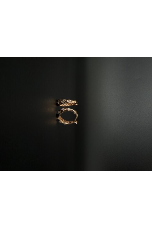 PIRLANTA ASİMETRİK OLUKLU KÜPE