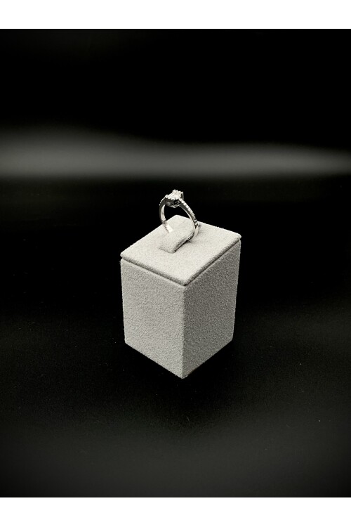 PIRLANTA BAGET KENARLARI TAŞLI YÜZÜK