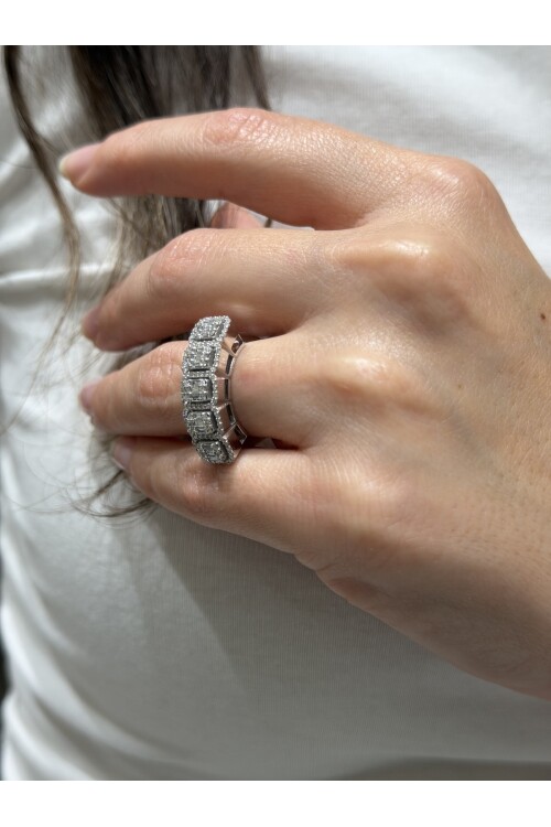 PIRLANTA BAGET TAŞLI PAVE BEŞTAŞ YÜZÜK