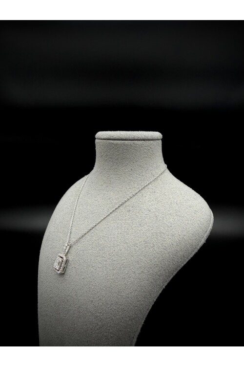 PIRLANTA BAGET ve YUVARLAK TAŞLI KOLYE